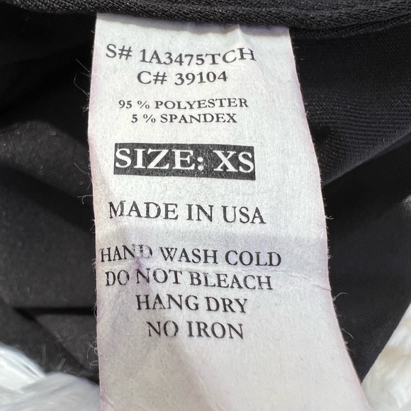 Green Envelope Los Angeles V-neck Sleeveless Crop Top - Picture 6 of 6